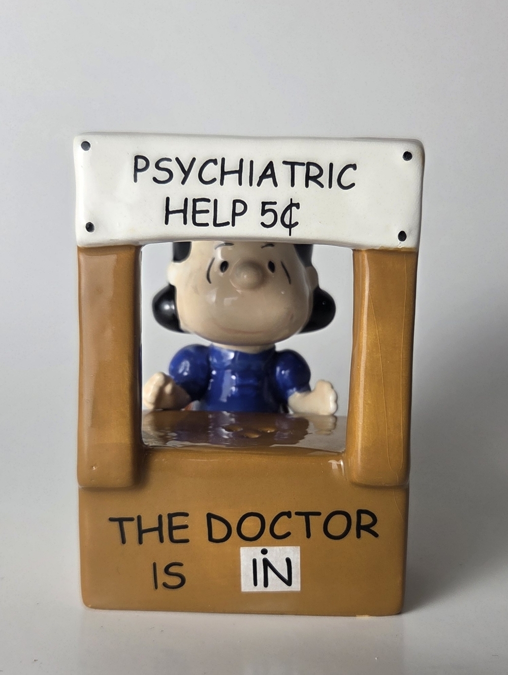 Peanuts Lucy's Psychiatrist Booth Ceramic Salt & Pepper Shakers Vintage
